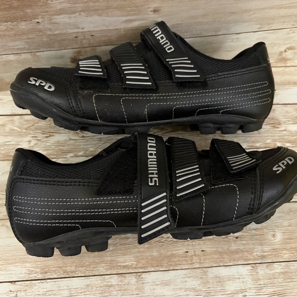 Shimano Black Cycling Shoes with replacement  cleat set